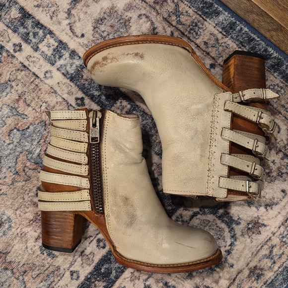 Freebird Hermosa Leather Buckle Detail Booties, Size 7 - Picture 5 of 13